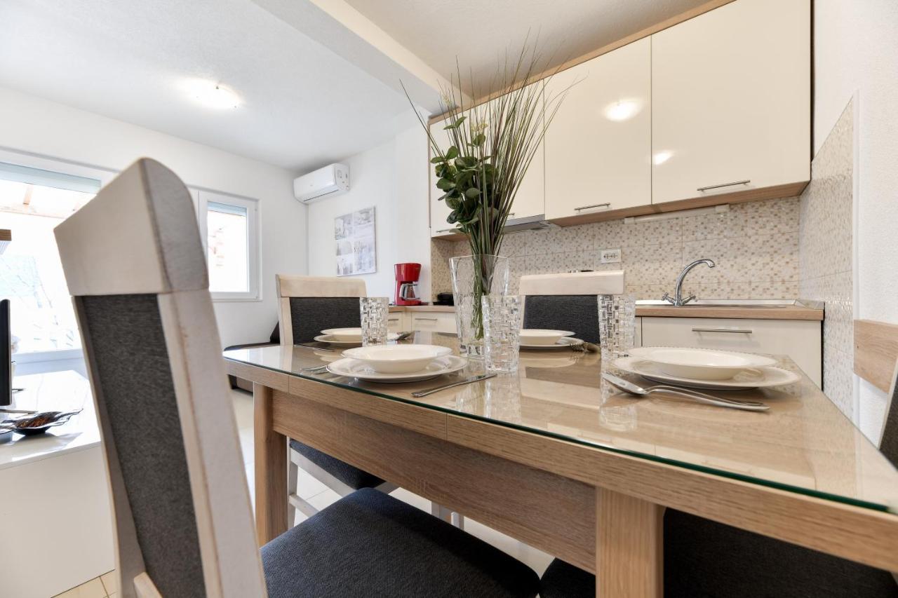 Apartment Diora *