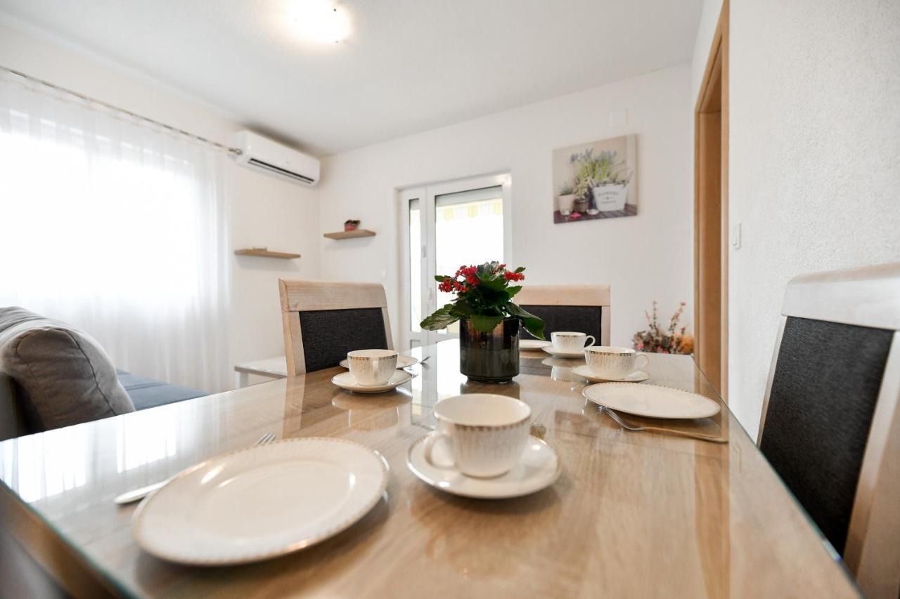 Diora Apartment *