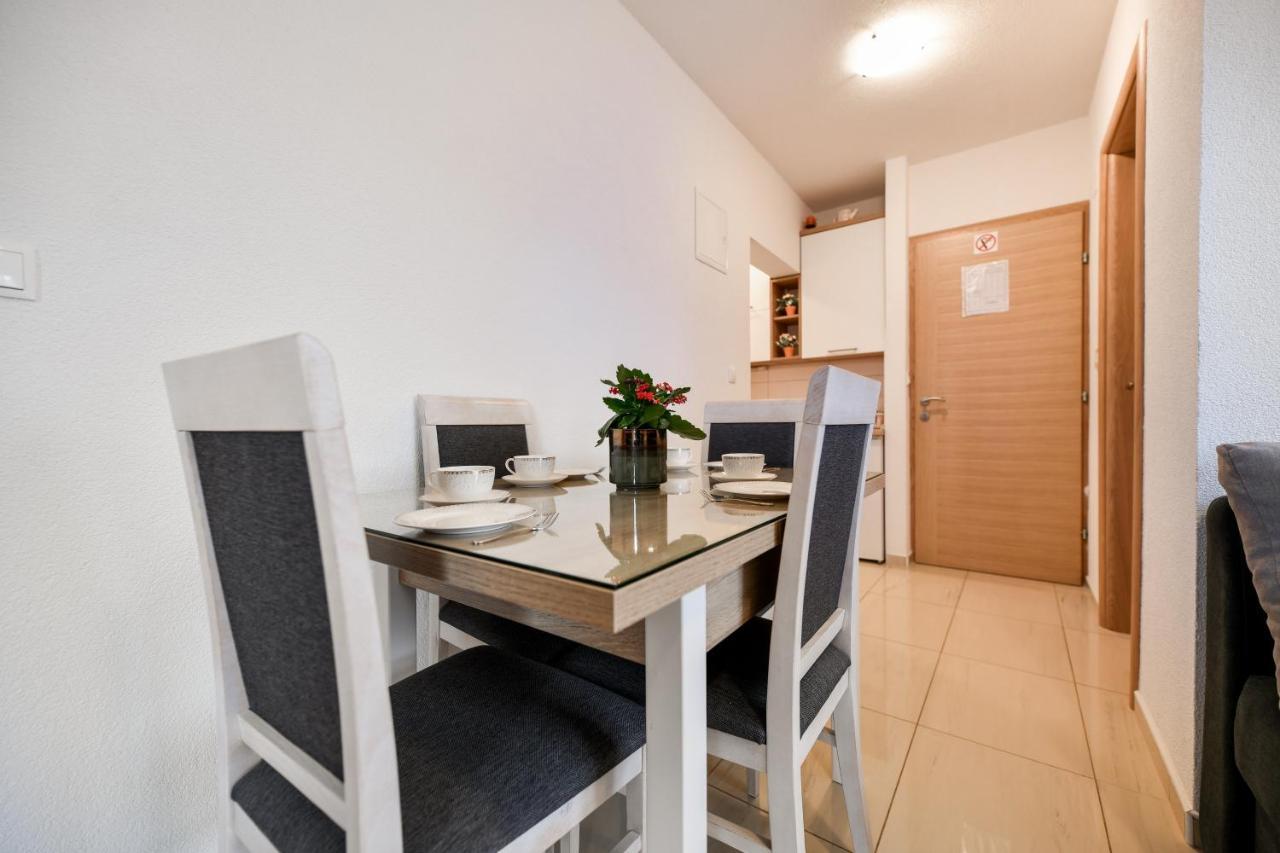 Apartment Diora *