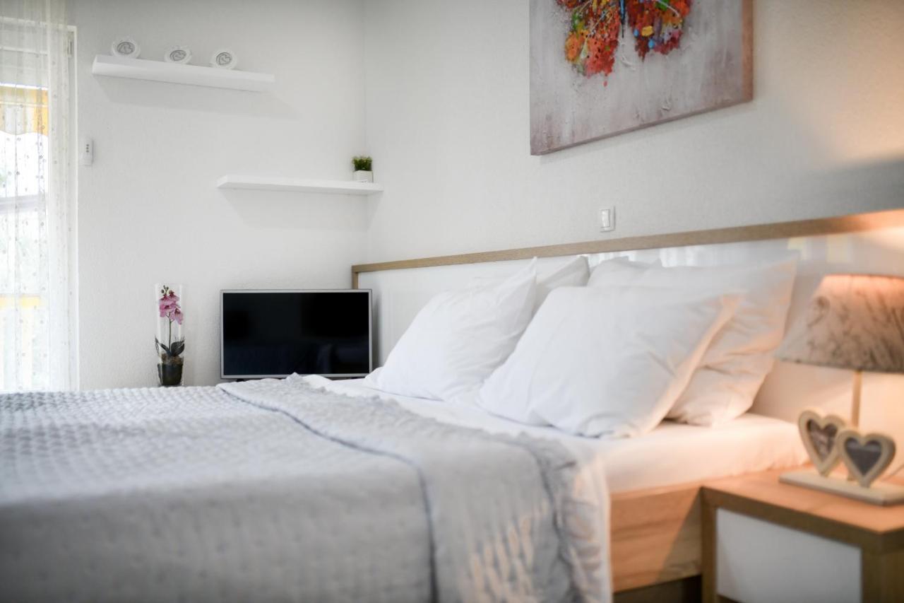 Diora Apartment *